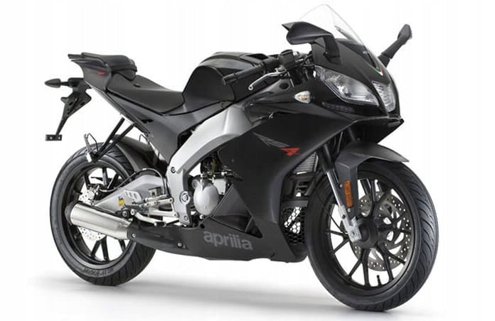 NAKLEJKI NA MOTOCYKL JUULA DO APRILIA RS4 2012 CZARNY MAT