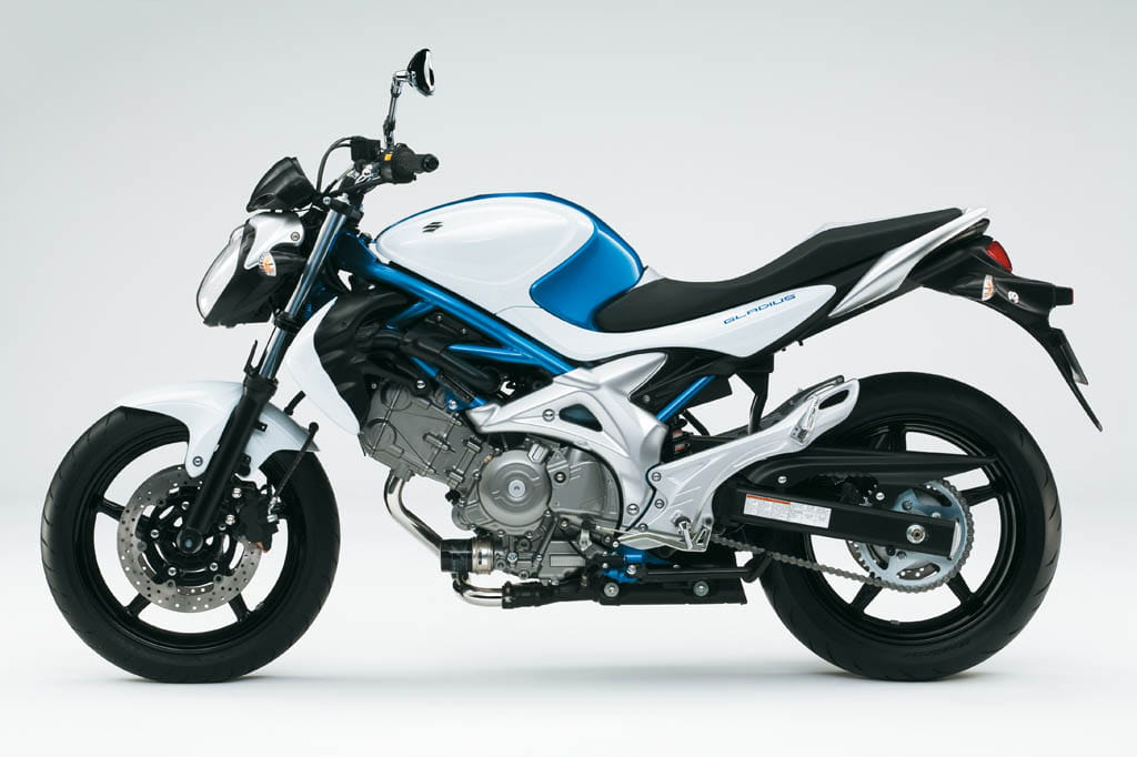 Suzuki SV 650 Gladius 2009 2010 Czarny Biały Niebieski stickers decals pegatinas fairings racebike juula motocolors